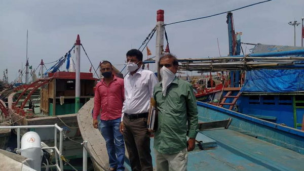 વાપીમાં પણ વાવાઝોડાની અસર
