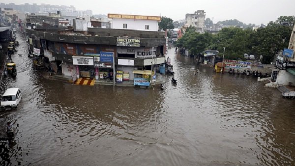 હળવાથી મધ્યમ વરસાદની સંભાવના