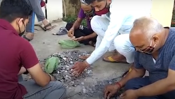 ઘણી જગ્યાએથી મળ્યા પૈસા