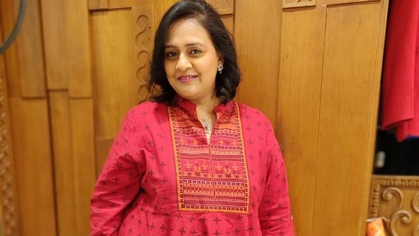 વંદના વિઠલાની શૂટિંગ સાથે પૈસા માટે વેચી રહી છે રાખડીઓ