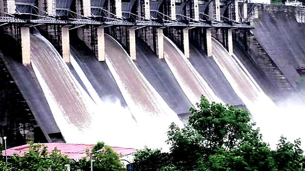 દેશનો સૌથી મોટો નર્મદા બંધ અડધો ભરાયો