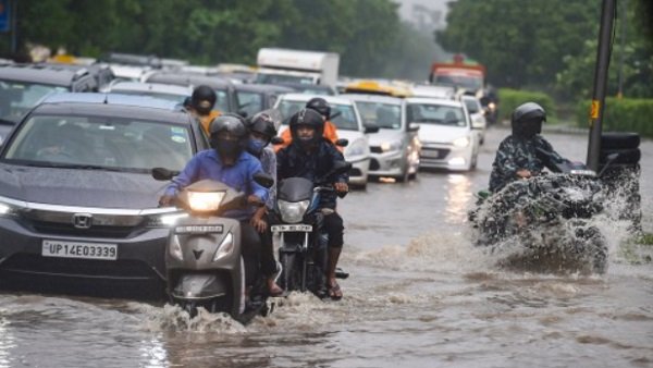 દિલ્લીમાં આ રસ્તાઓ પર ભરાયા પાણી