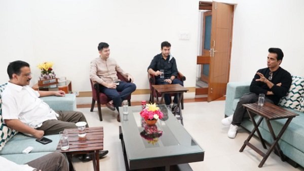 શું સોનૂ સૂદ અને કેજરીવાલમાં થઈ રાજકીય ચર્ચા?