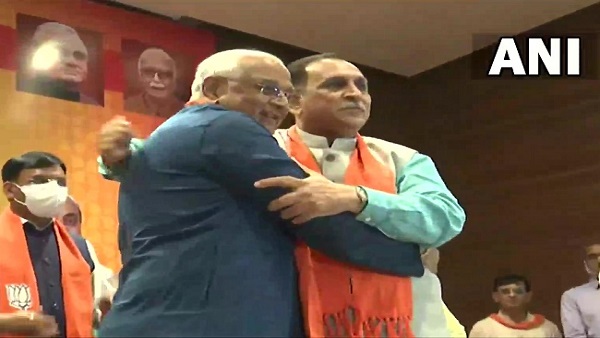 પક્ષનો શિસ્તબદ્ધ કાર્યકર વિજય રૂપાણી