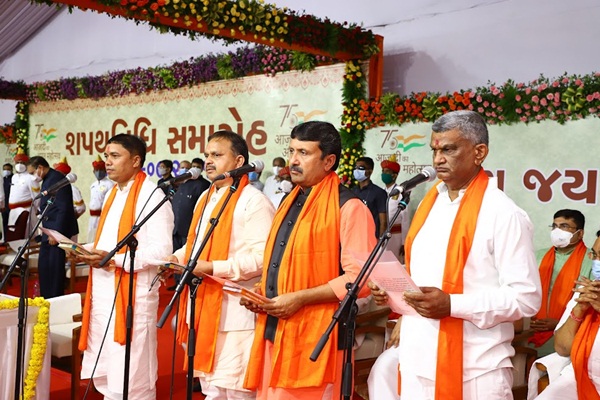 દેવા માલમે શપથ ગ્રહણ કર્યા
