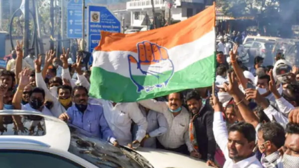 મનોજ ઝાએ કોંગ્રેસના પ્રભારી ભક્ત ચરણ દાસને સંઘી ગણાવ્યા