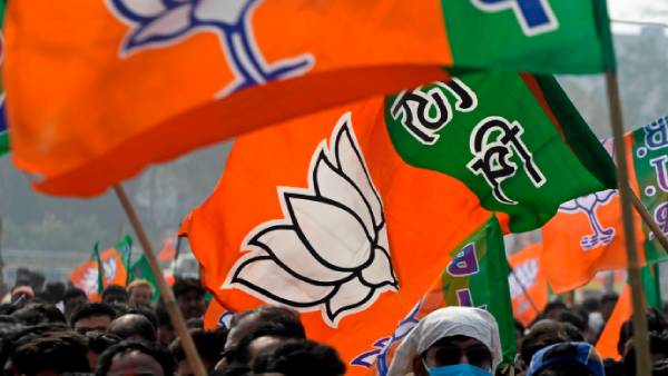 ઉમેદવારોને ડરાવવા-ધમકાવવાનો આરોપ