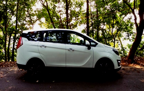 Mahindra Marazzo - 4 સ્ટાર (AOP સ્કોર: 12.85)