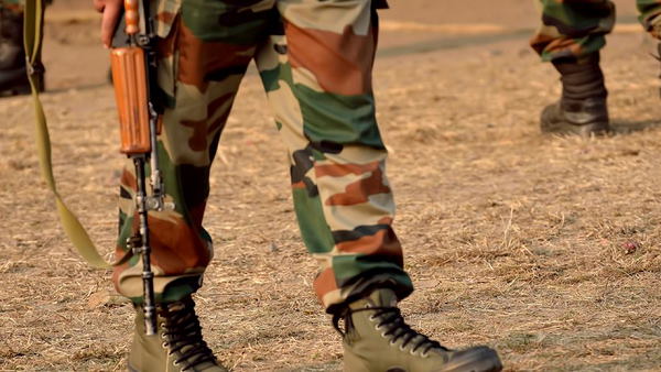 અડધી રાત પછી શરુ થઈ કાર્યવાહી