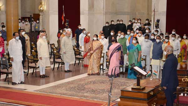 પીએમ મોદીએ GOI કેબિનેટમાં ફેરબદલ કર્યો