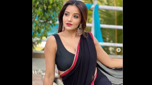 મોનાલિસાનો સેક્સી બ્લેક રંગ