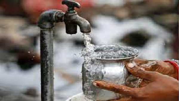 ખોરાક ખાધા પછી તરત જ પાણી પીવાના ગેરફાયદા