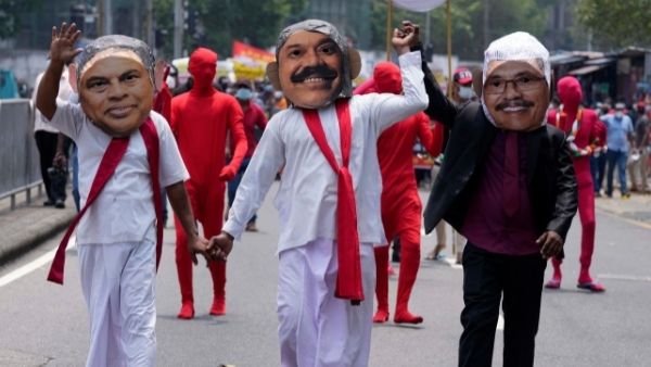 ઓઇલની કિંમતો વચ્ચે બ્લેકમેઈલિંગ