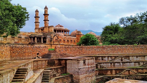 2. ચાંપાનેર-પાવાગઢ પુરાતત્વ ઉદ્યાન