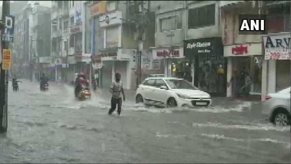 ભાવનગરમાં ગાજવીજ સાથે વરસાદ ખાબક્યો