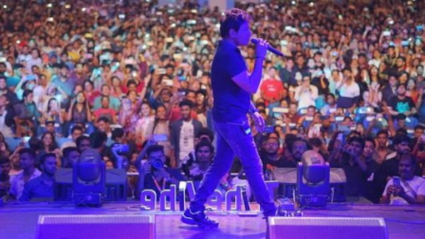 પોલીસ ભીડને મેનેજ કરી રહી હતી