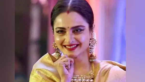 રેખાનો કાયાકલ્પ ફિલ્મ 'ઘર'માં જોવા મળ્યો હતો