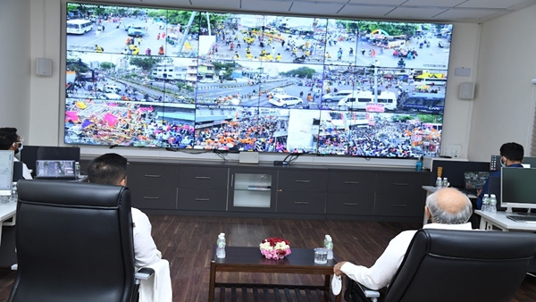 ગતિવિધિઓ ઝીણવટપૂર્વક નિહાળી
