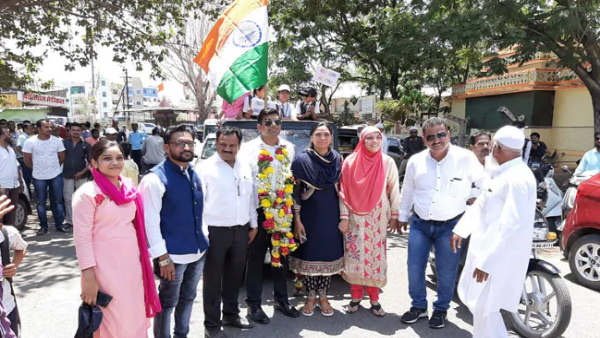 SDO રિયાઝ અહેમદ વિદ્યાર્થીઓને તેમના નિવાસસ્થાને આમંત્રણ આપ્યુ