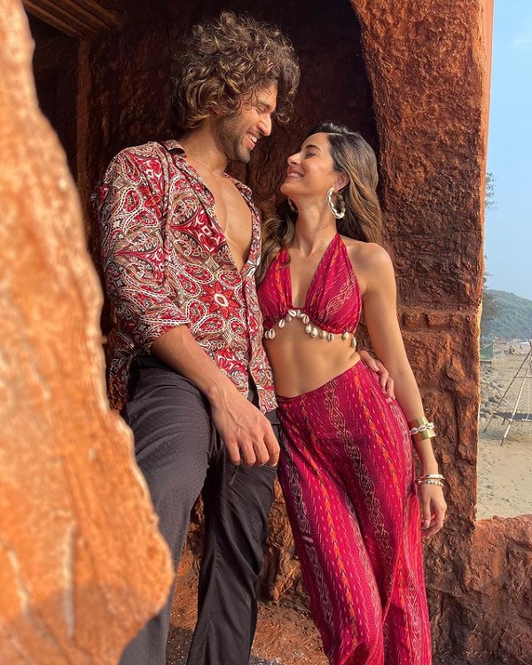 વિજય દેવરાકોંડા અને અનન્યા પાંડેની બોલ્ડ કેમેસ્ટ્રી