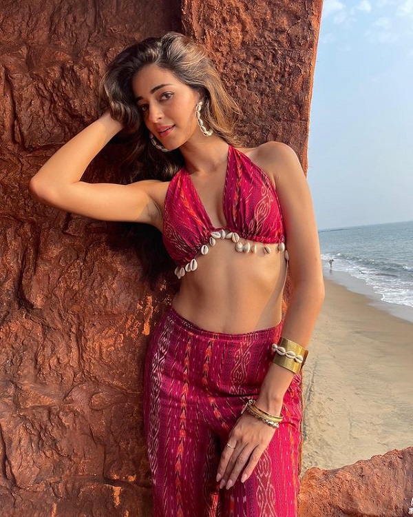 અનન્યા એકદમ બોલ્ડ લાગી રહી છે