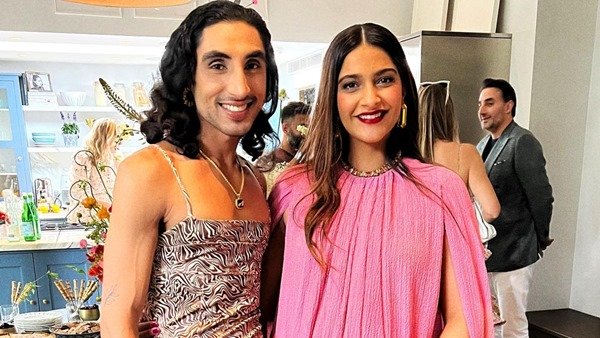 સોનમ કપૂરના બેબી શાવરની તસવીરો વાયરલ