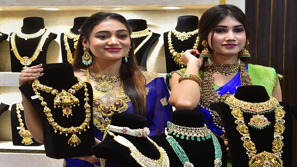 દેવી લક્ષ્મી અને ભગવાન વિષ્ણુ બંનેને સોનુ પ્રિય