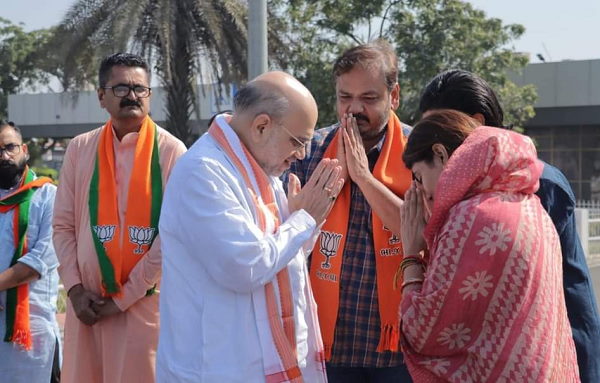 અમિત શાહને મળ્યા રીવાબા